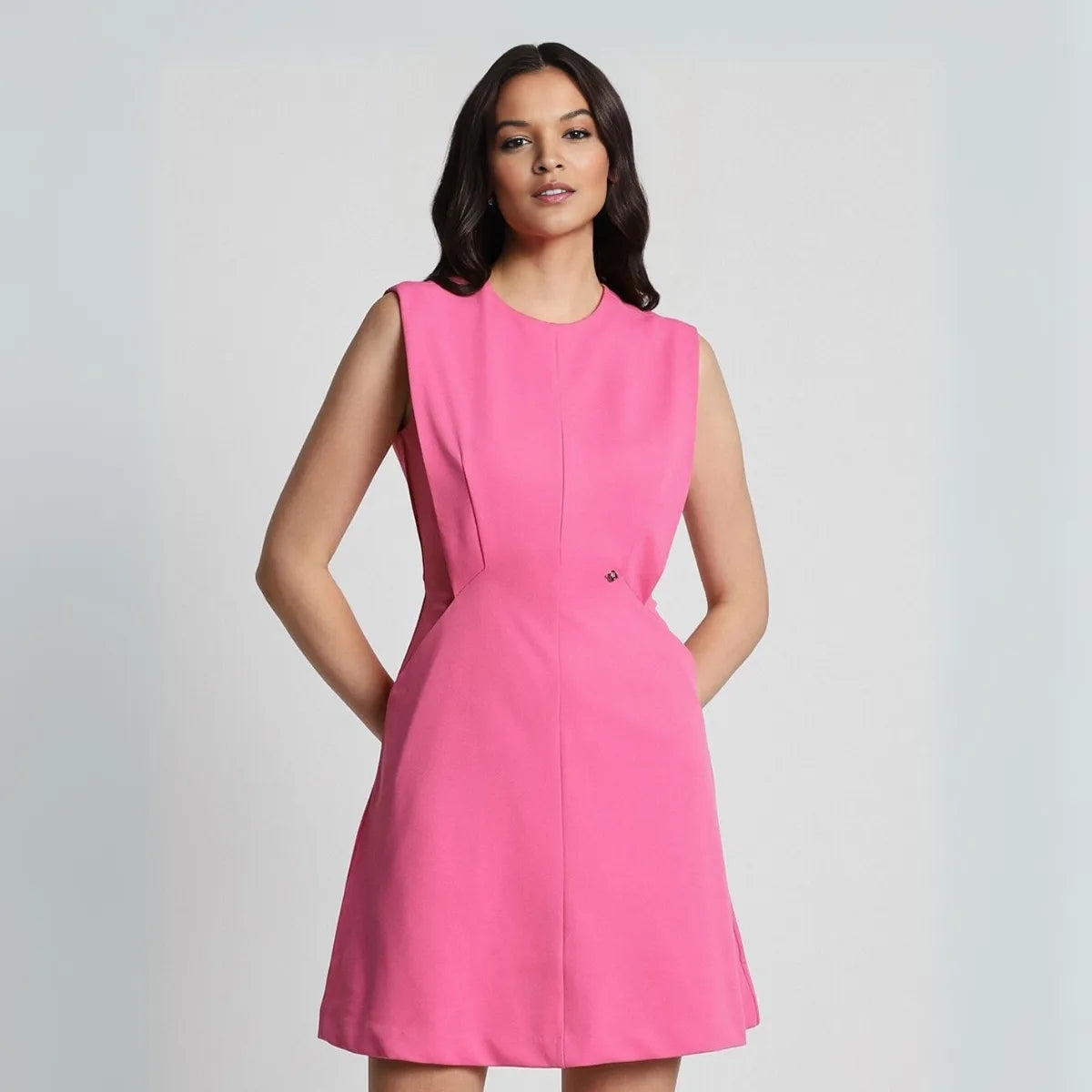 Pack of 4 Women’s Dresses: Chic, Trendy, and Timeless