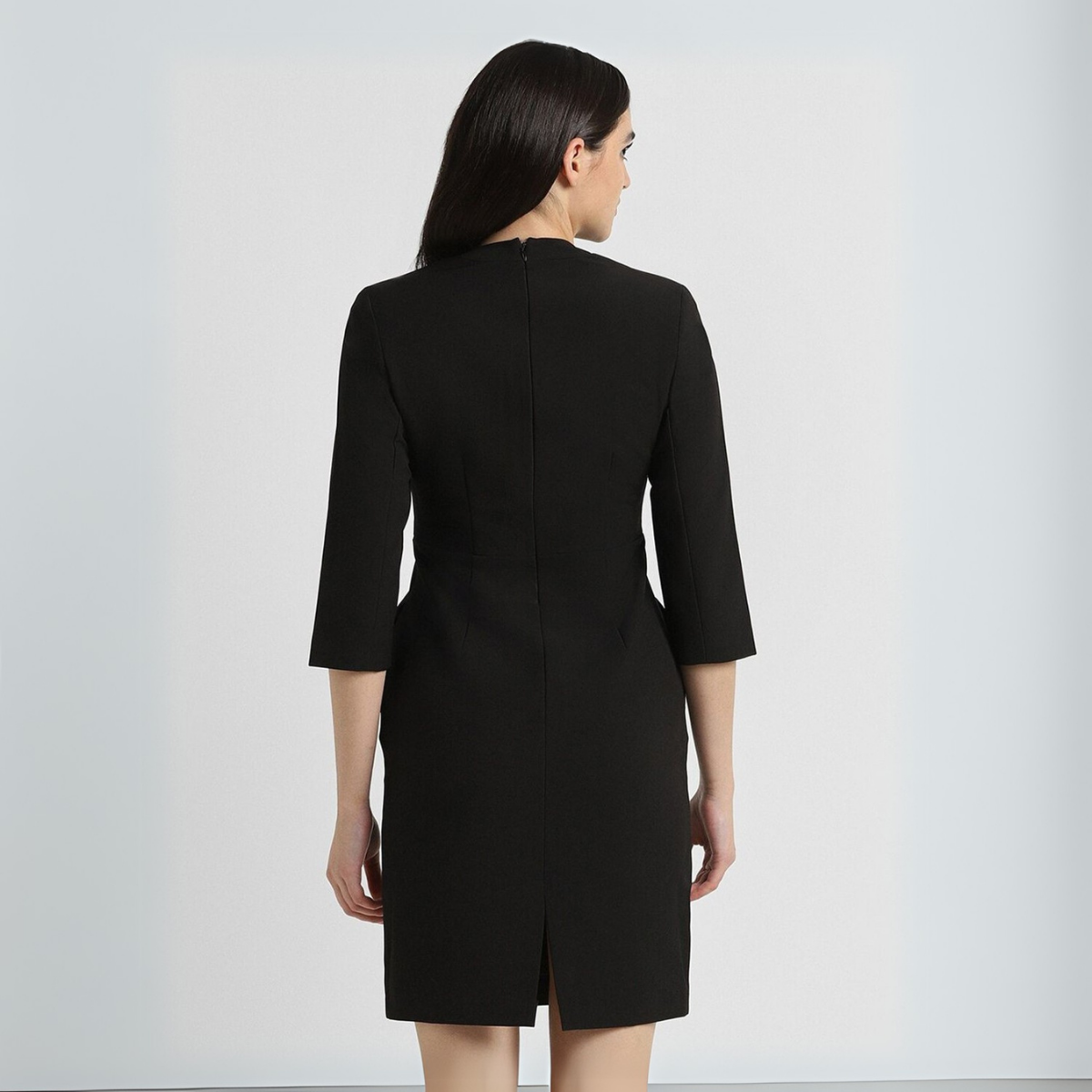 Pack of 4 Women’s Dresses: Chic, Trendy, and Timeless