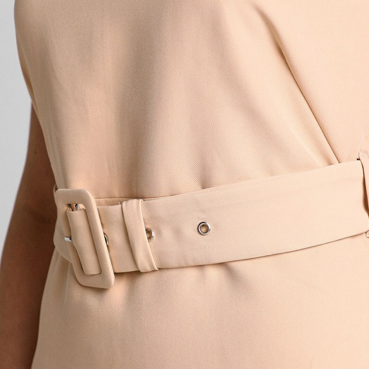 Pack of 4 Women’s Dresses: Chic, Trendy, and Timeless