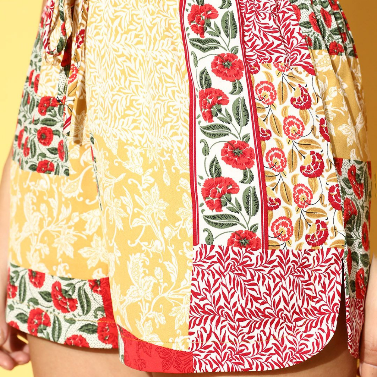 Gorgeous Floral Print Shorts for Women - Regular Fit Cotton