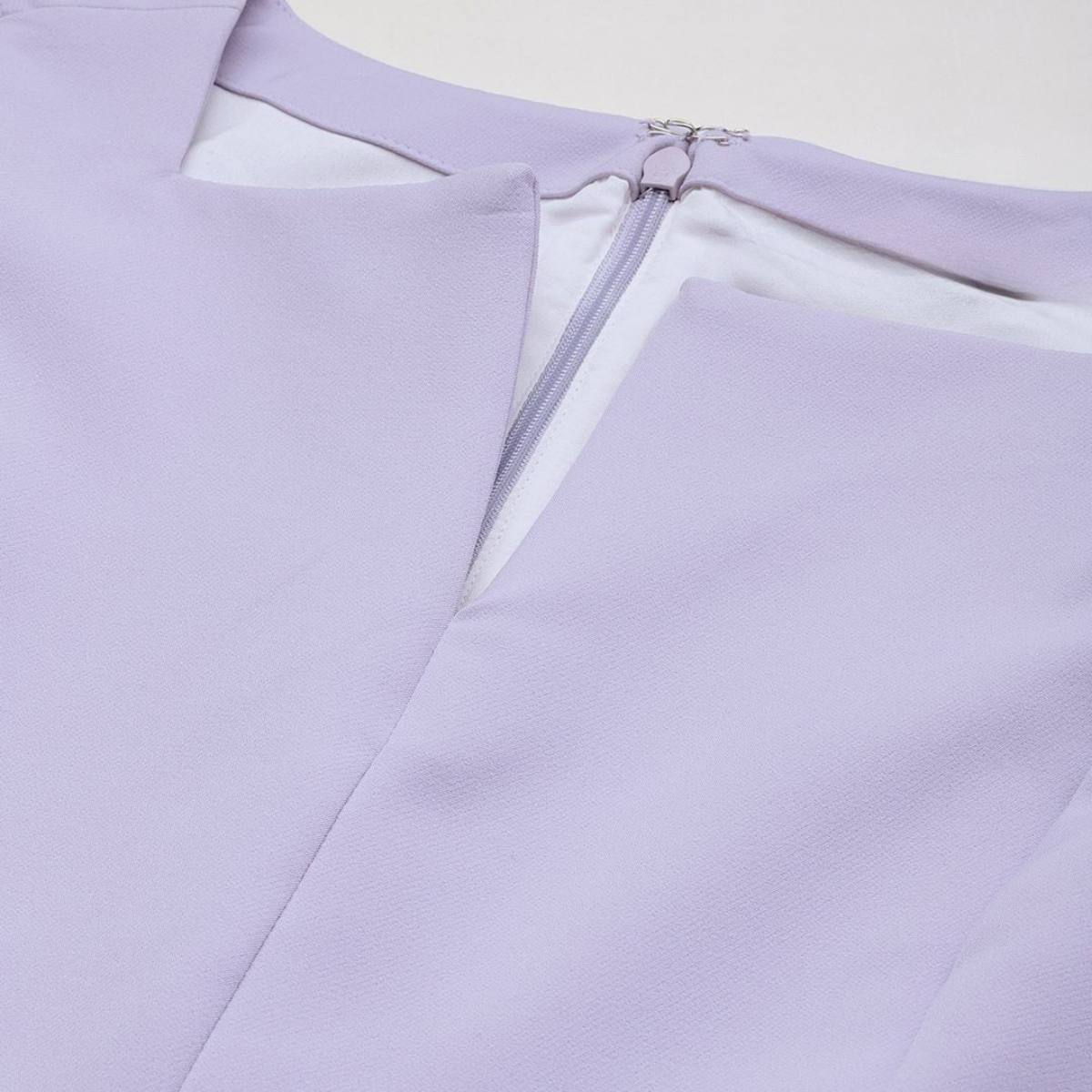Pack of 4 Women’s Dresses: Chic, Trendy, and Timeless